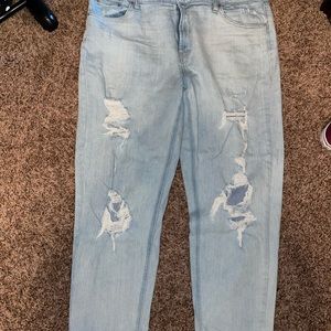 Wild Fable high rise mom jean size 16 light wash distressed like new no tags